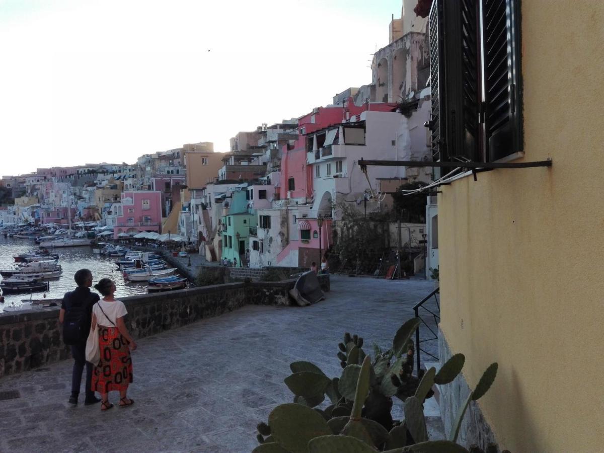 Residenza Mena Marina Corricella Apartment Procida Luaran gambar