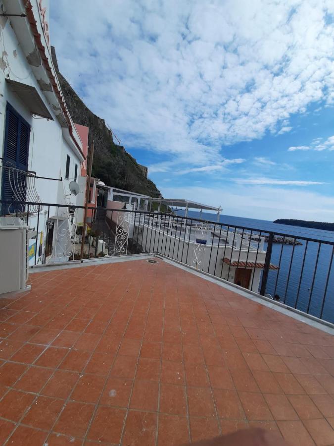 Residenza Mena Marina Corricella Apartment Procida Luaran gambar